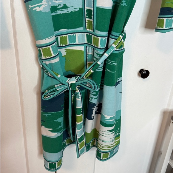 BCBGMaxAzria Green and Blue Retro Print Patterned Mini Dress w/ belt - medium - Picture 3 of 4